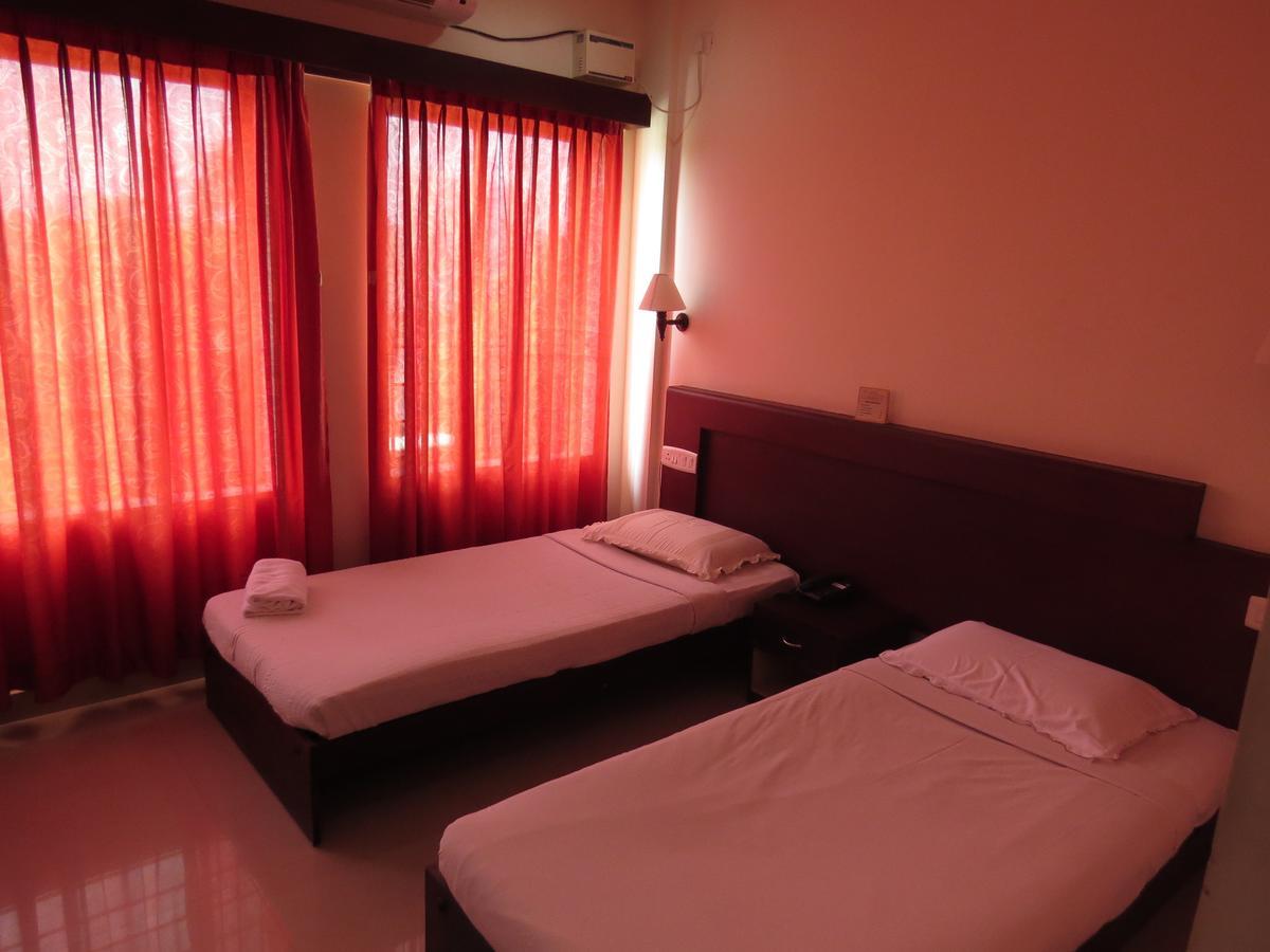 Lals Residency Hotel Adur Phòng bức ảnh